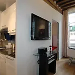 Holidaysinparis-bourg Tibourg Ii Apartment Paris