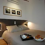 Holidaysinparis-Bourg Tibourg II
